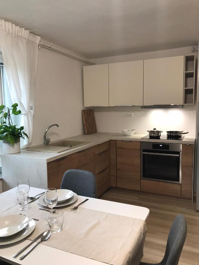 Koradinovi - Pod Vrtom Lägenhet Vipava Exteriör bild